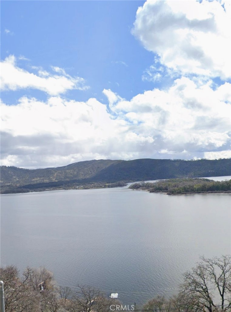 12115 Lakeview Drive Property Photo 1