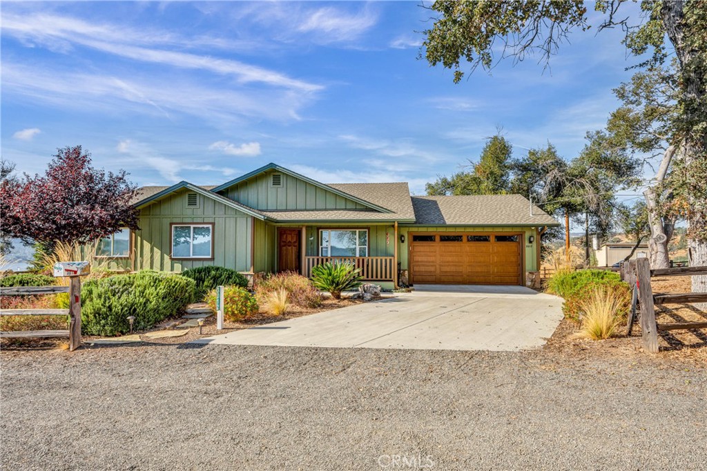 3012 Oak Crest Drive Property Photo 1