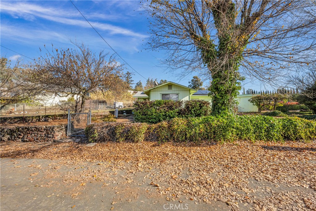 14002 Lakeshore Drive Property Photo 1