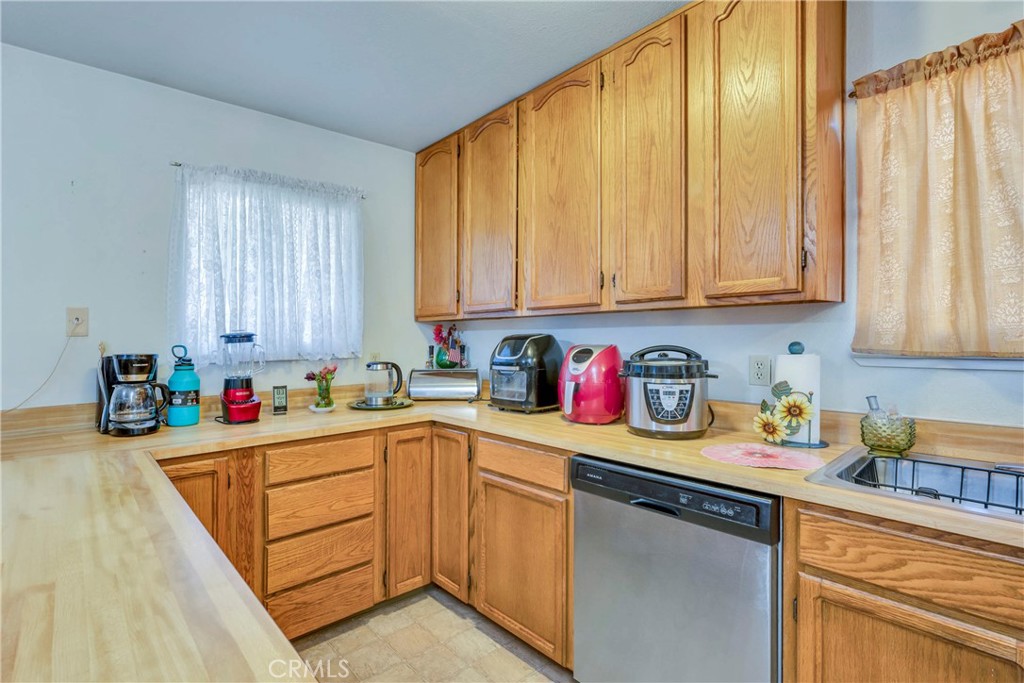 14002 Lakeshore Drive Property Photo 20