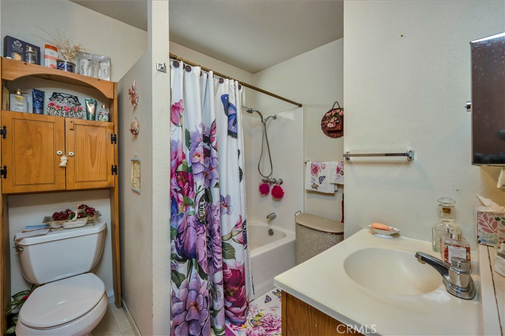 14002 Lakeshore Drive Property Photo 25