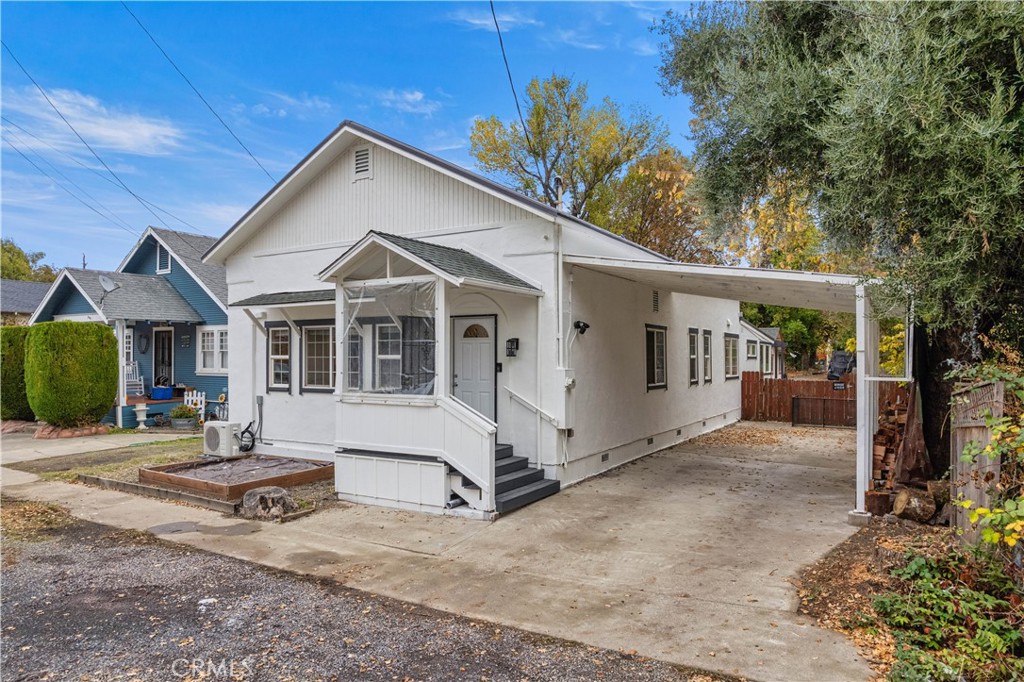 9528 Washington Street Property Photo 1