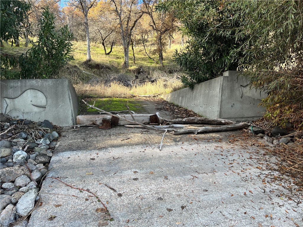 11210 North Drive Property Photo 4