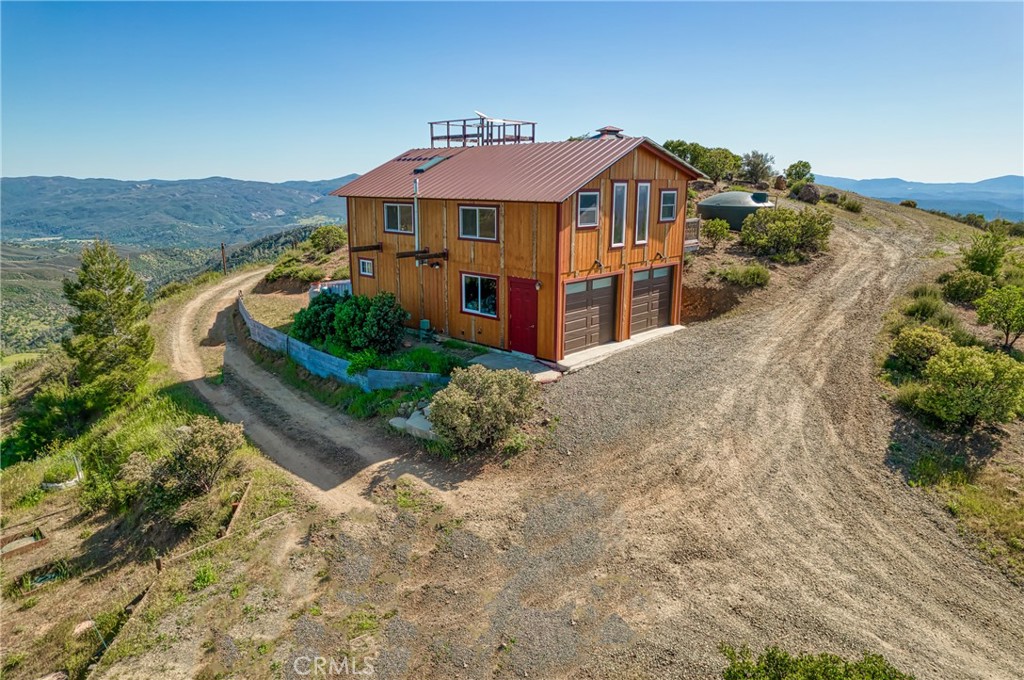 864 Watertrough Road Property Photo