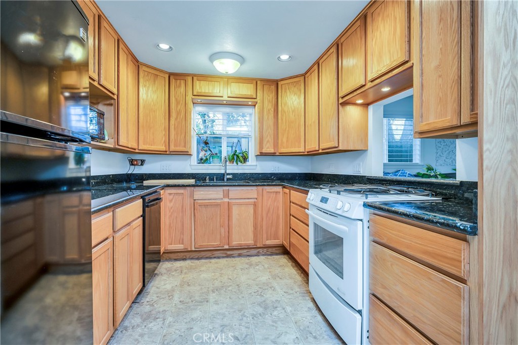 16745 Cache Creek Lane Property Photo 4