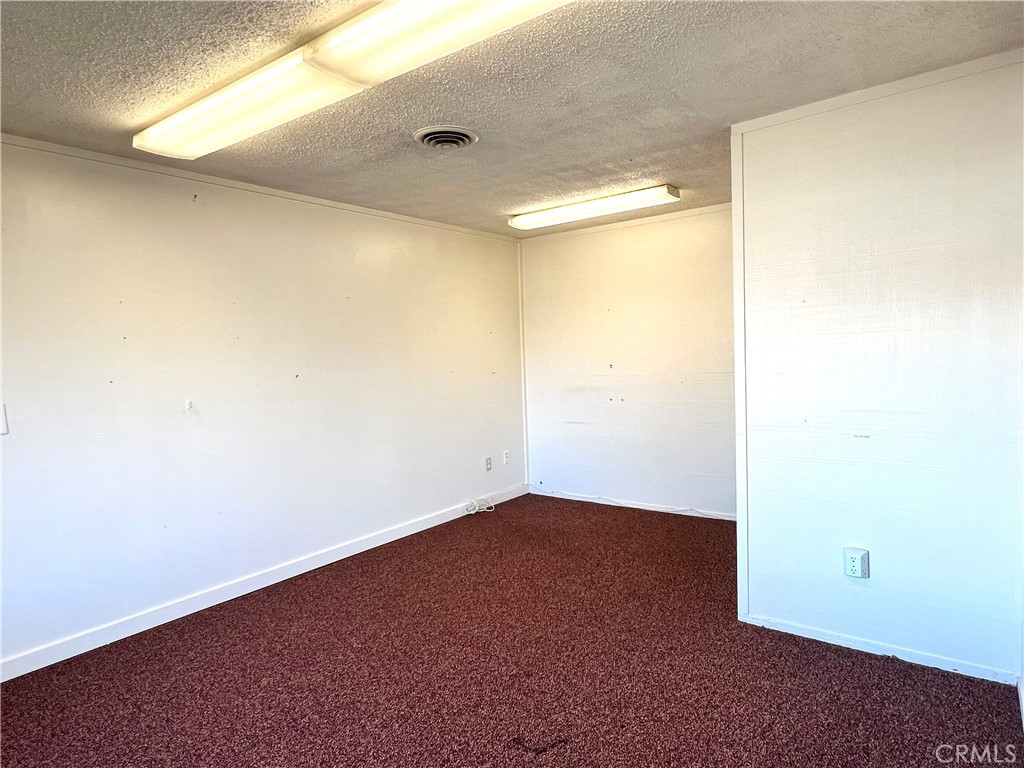 390 N Forbes Street Property Photo 10