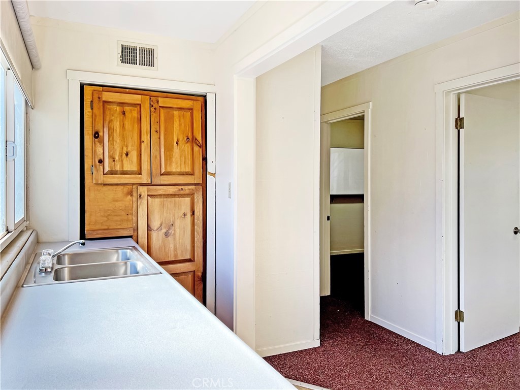 390 N Forbes Street Property Photo 12