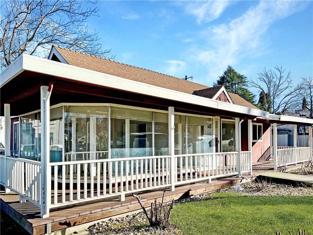 390 N Forbes Street Property Photo 1