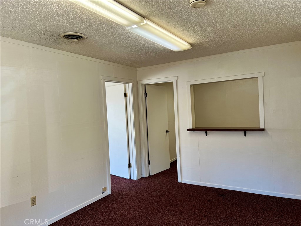 390 N Forbes Street Property Photo 8