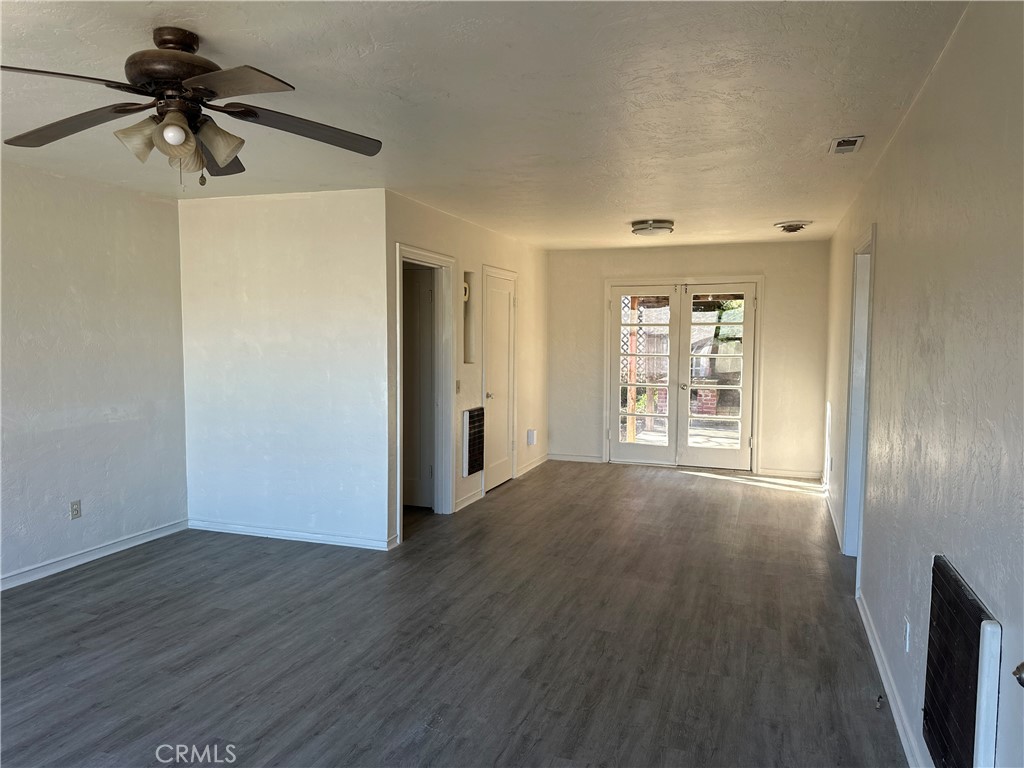 301 N High Street Property Photo 14