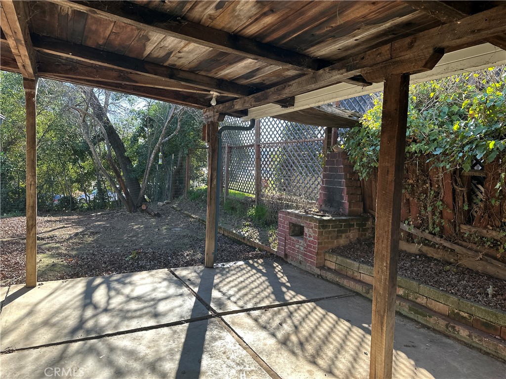 301 N High Street Property Photo 18