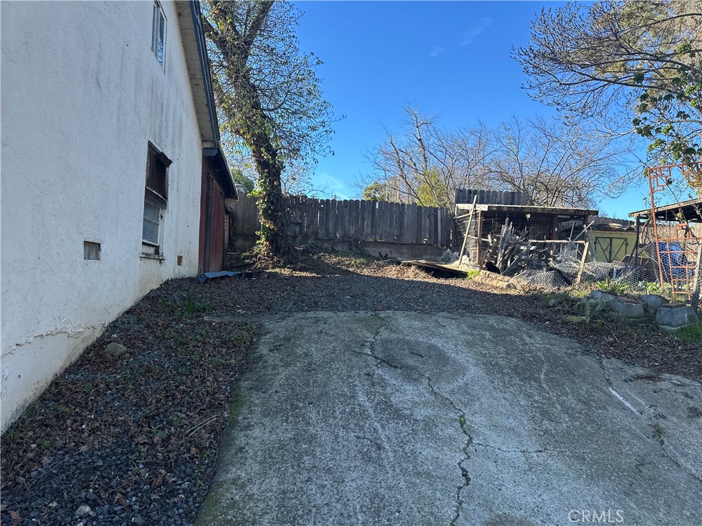 301 N High Street Property Photo 23