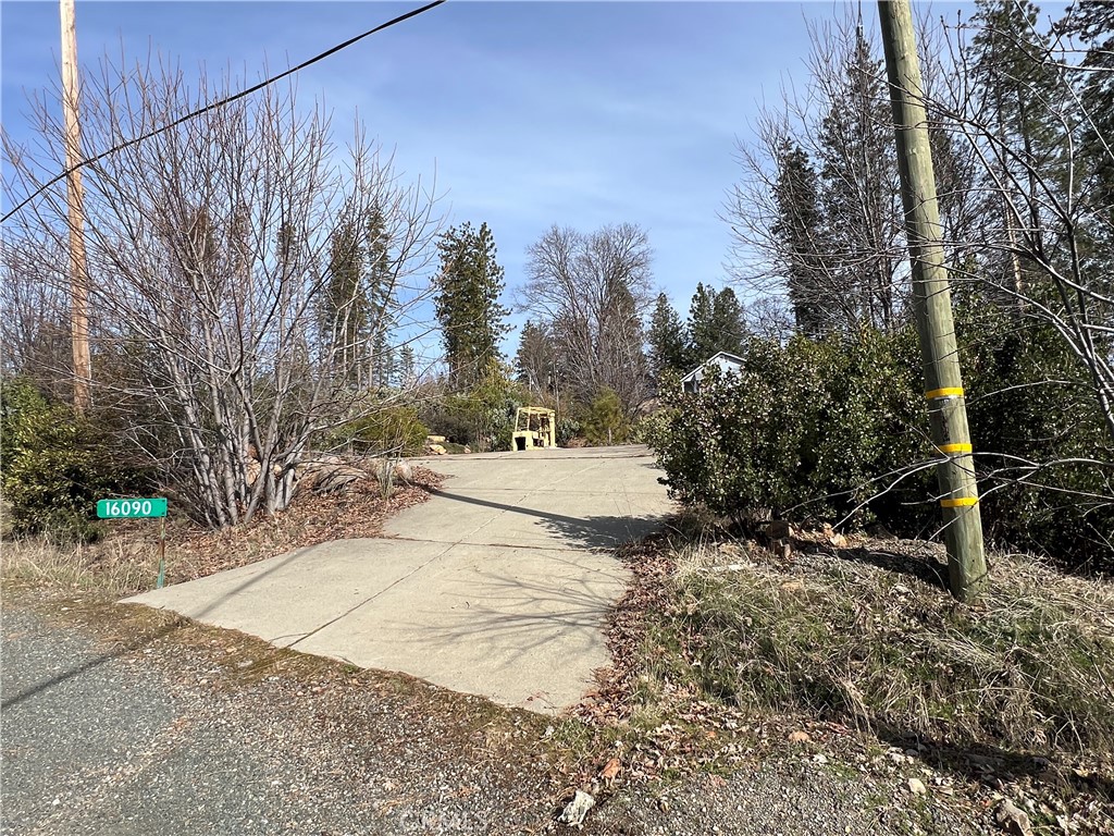 16090 Maple Street Property Photo