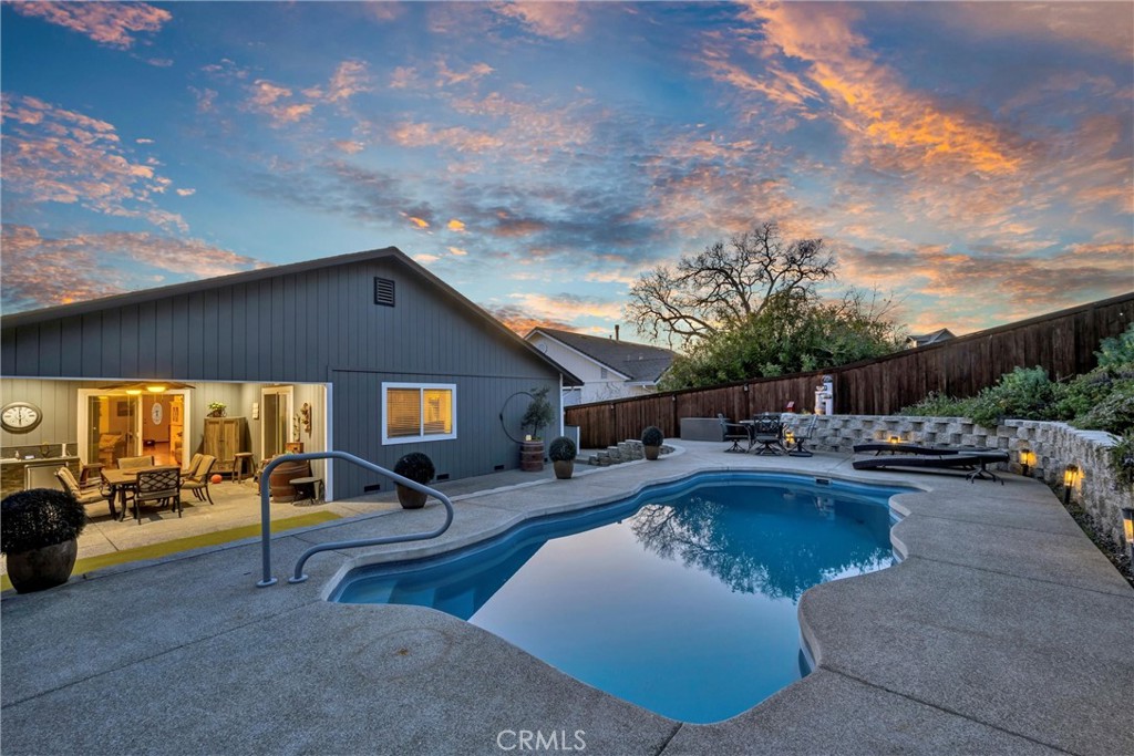 18374 Hidden Valley Road Property Photo 1
