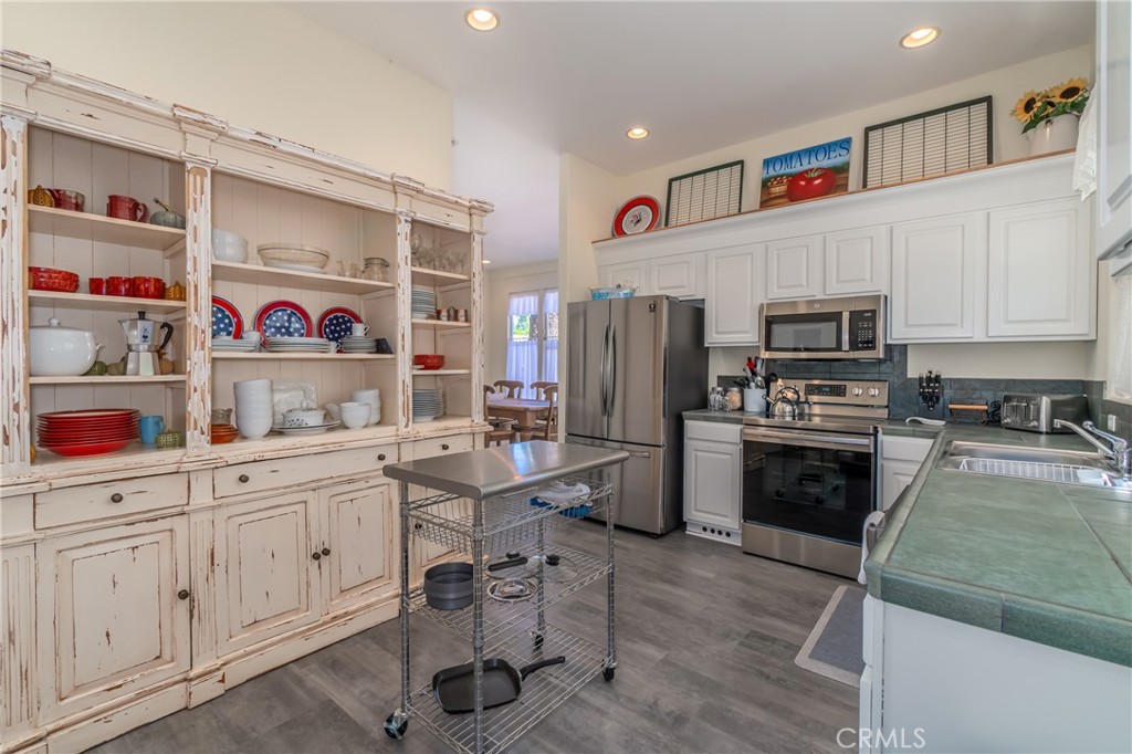 275 Armstrong Street Property Photo 2