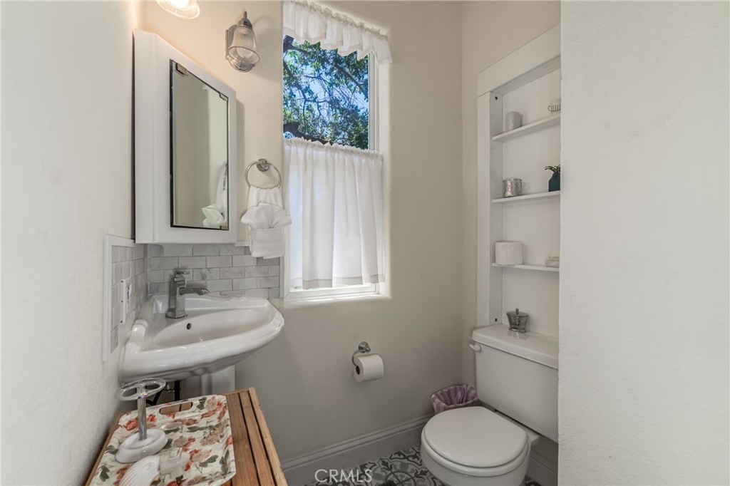 275 Armstrong Street Property Photo 7