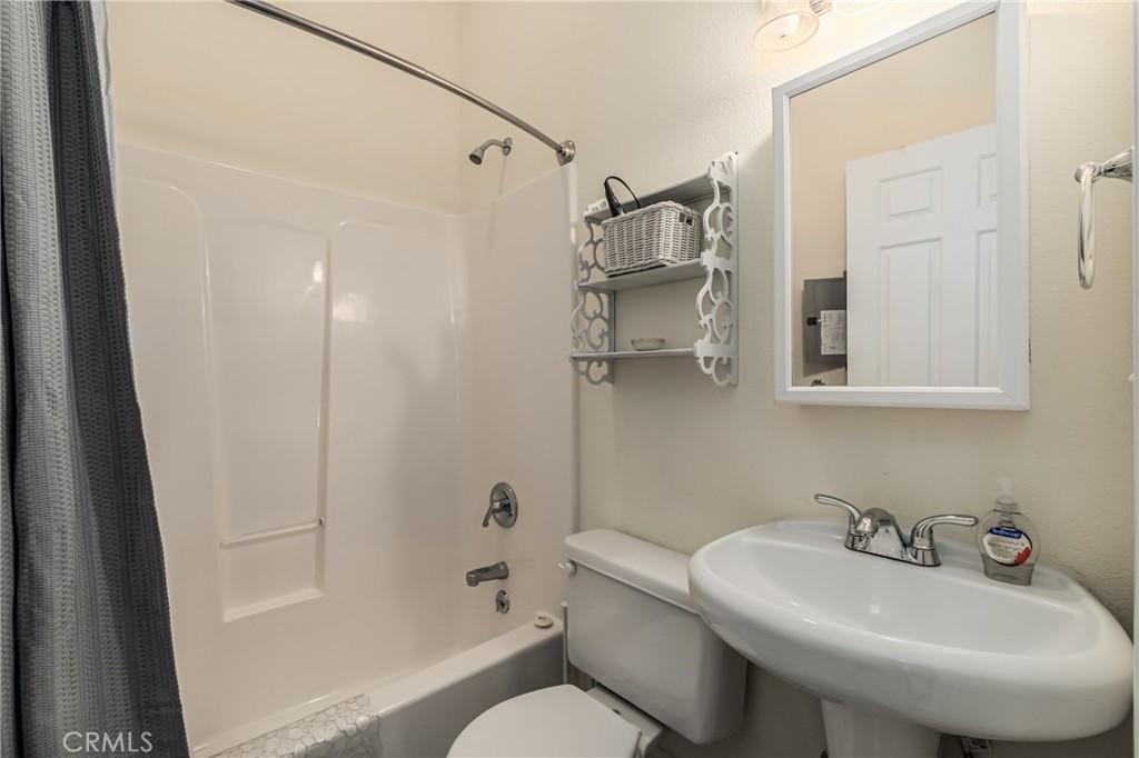 275 Armstrong Street Property Photo 15