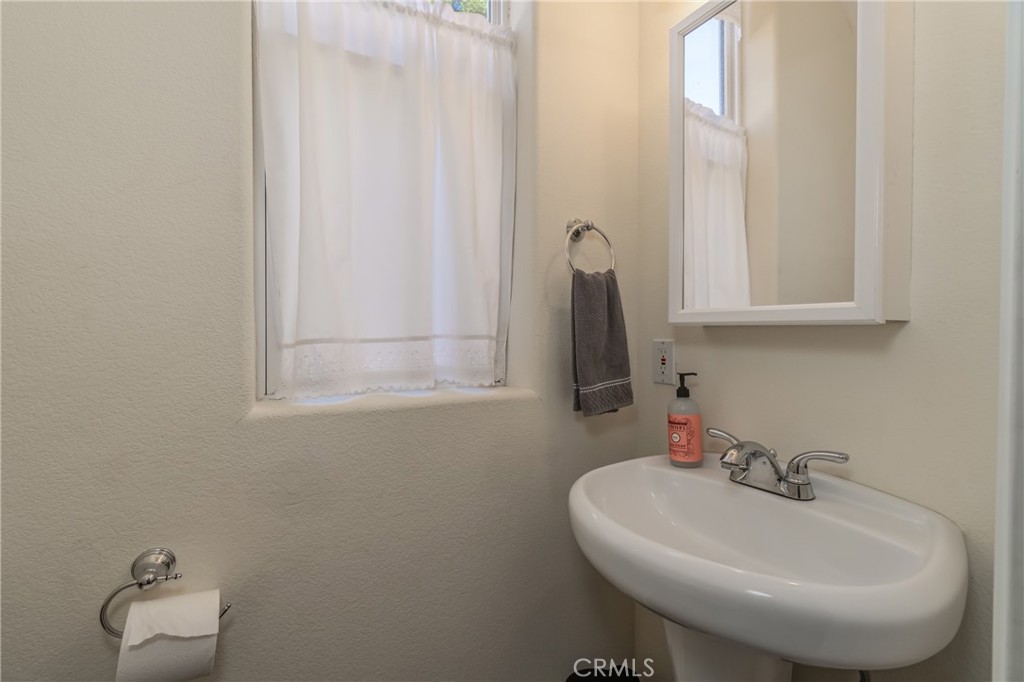 275 Armstrong Street Property Photo 26