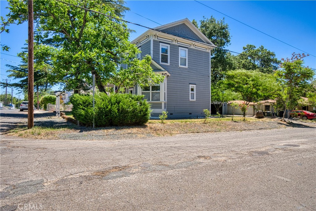 275 Armstrong Street Property Photo 31