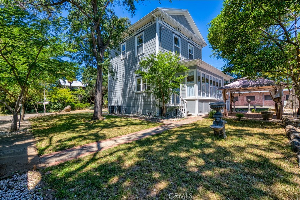 275 Armstrong Street Property Photo 34