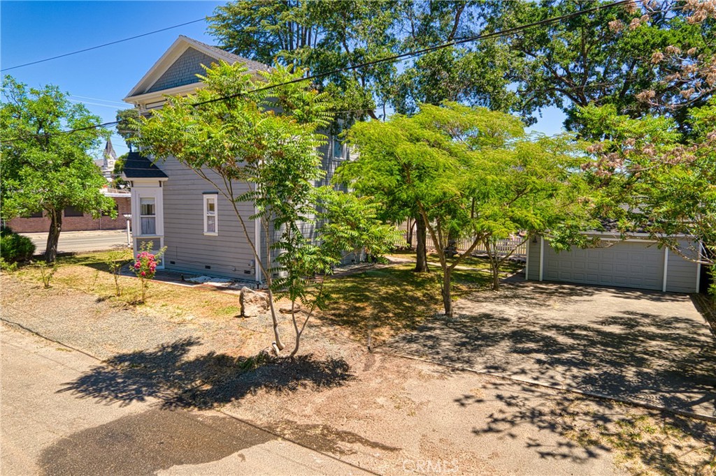 275 Armstrong Street Property Photo 40