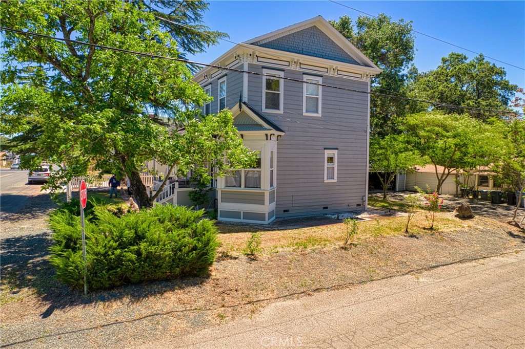 275 Armstrong Street Property Photo 43
