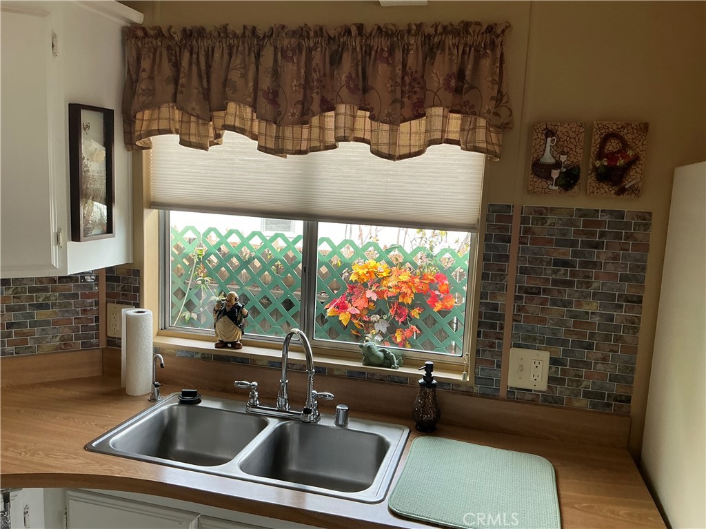 5830 Robin Hill Dr 41 Property Photo 8