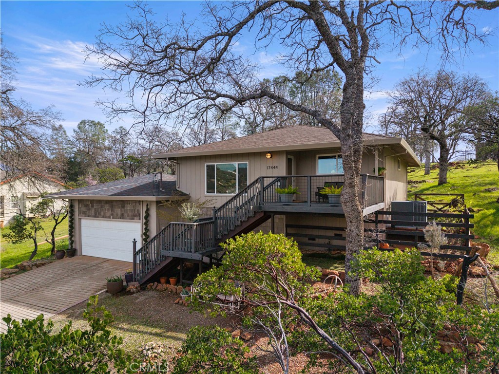 17444 Meadow View Drive Property Photo