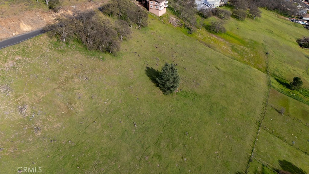 18619 Lakeridge Circle Property Photo 2