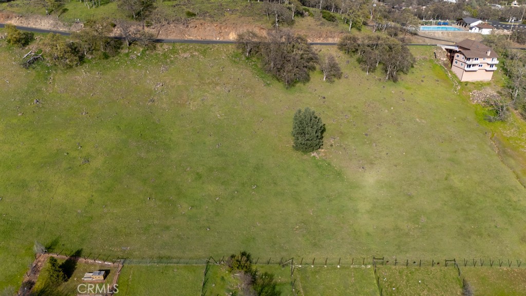 18619 Lakeridge Circle Property Photo 3
