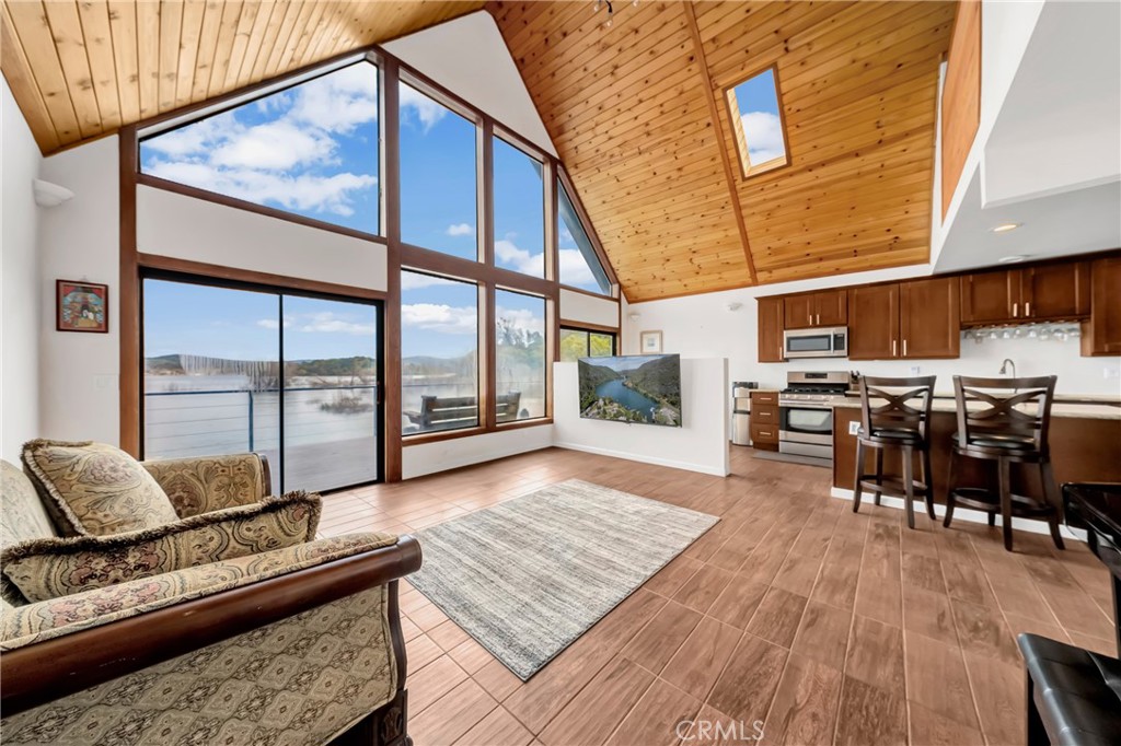 5798 Sunrise Drive Property Photo 9