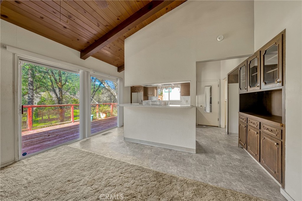 16345 Tee Road Property Photo 10