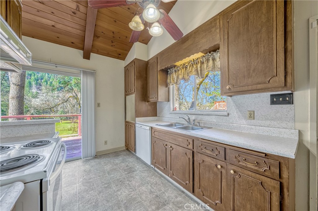 16345 Tee Road Property Photo 13