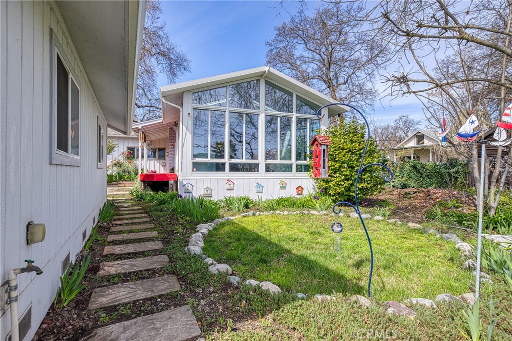 2637 Lakeshore Boulevard Property Photo 9