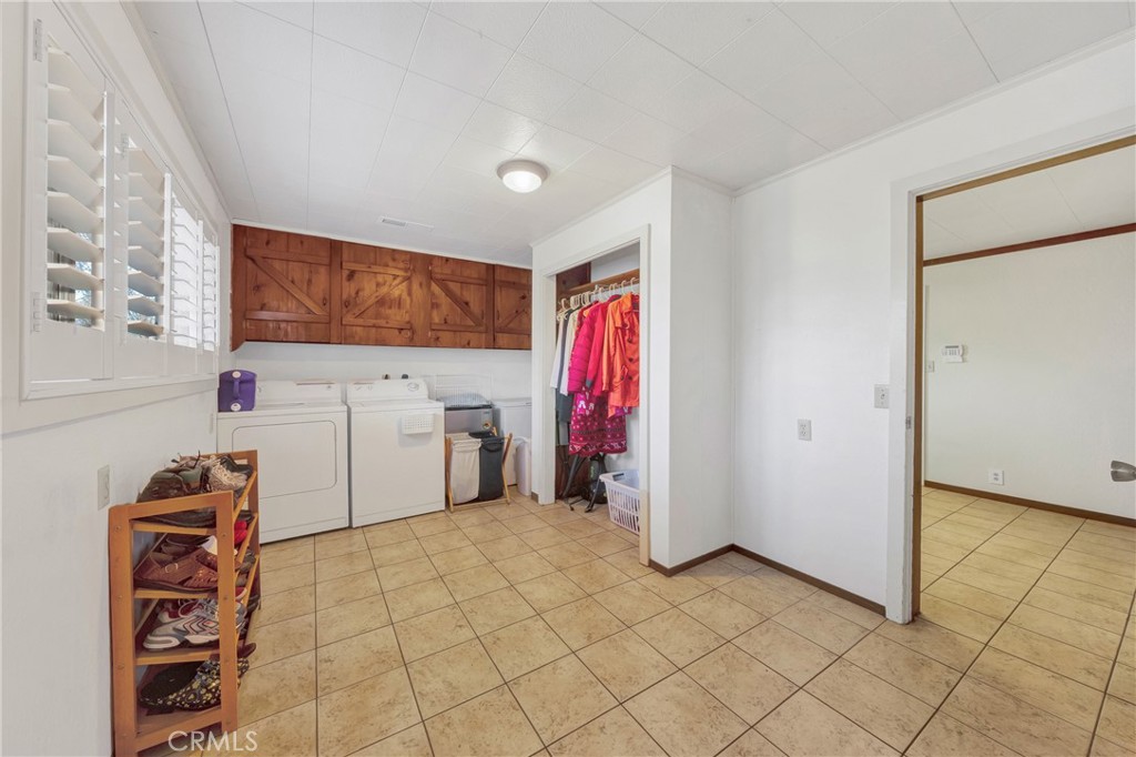 2637 Lakeshore Boulevard Property Photo 44