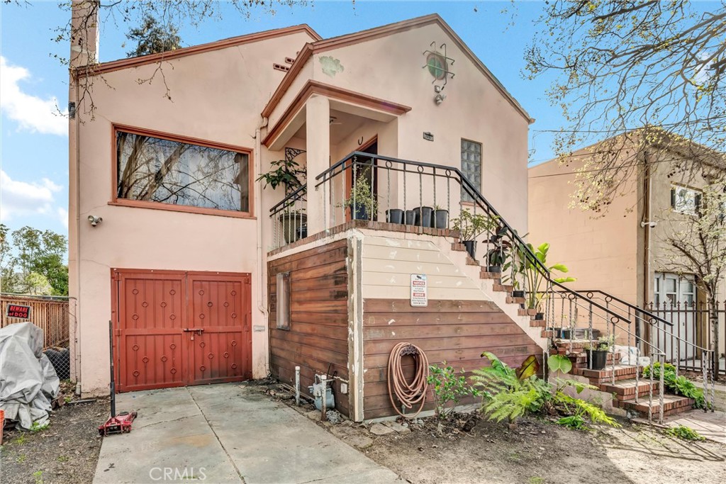 711 Illinois Street Property Photo