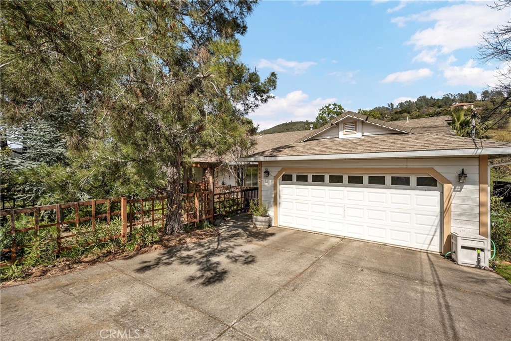 16402 Firethorne Road Property Photo