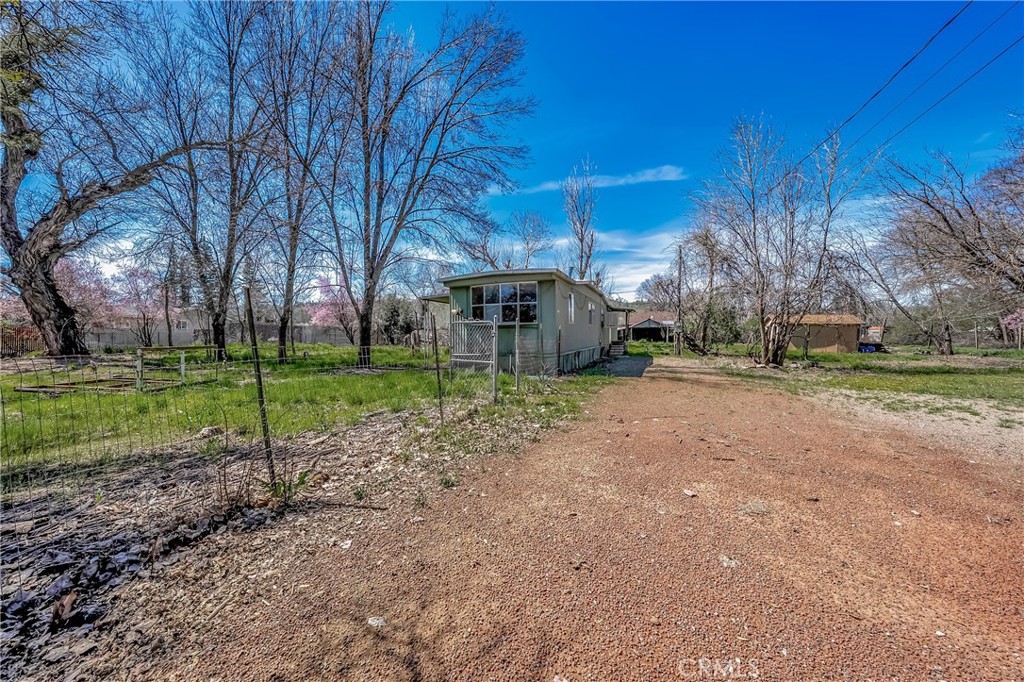 15971 May Hollow Road Property Photo