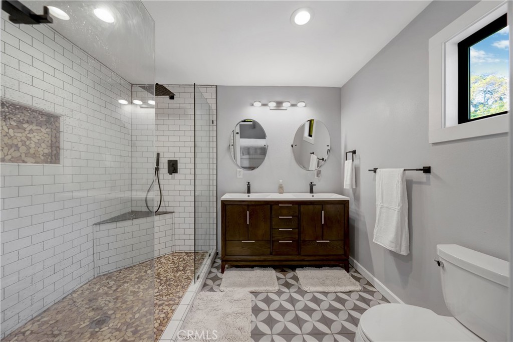 2330 Westlake Drive Property Photo 3