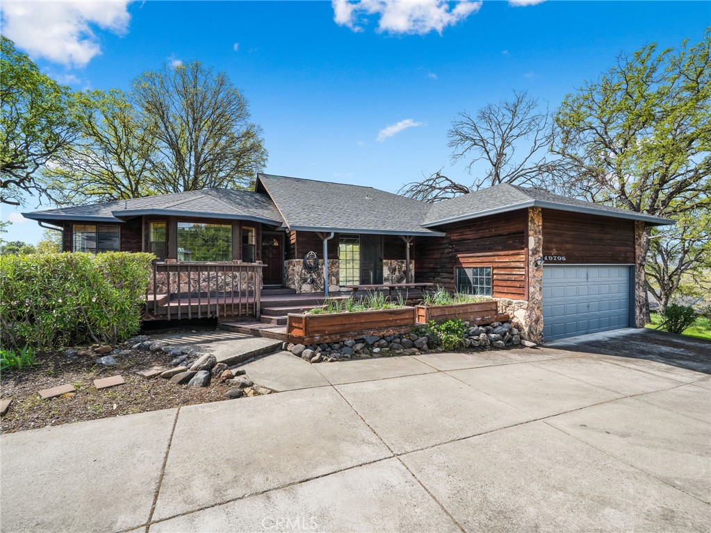 19705 Powder Horn Road Property Photo 1