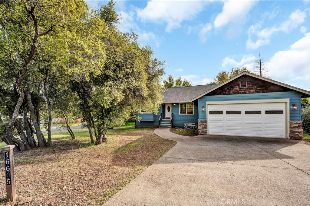 16605 Pinecrest Court Property Photo 1