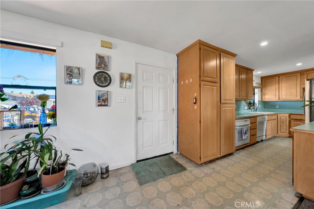 9641 Marmot Way Property Photo 8
