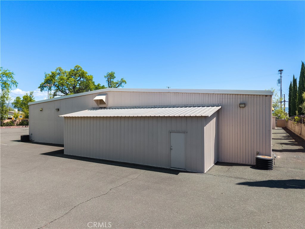 2773 Lakeshore Boulevard Property Photo 4