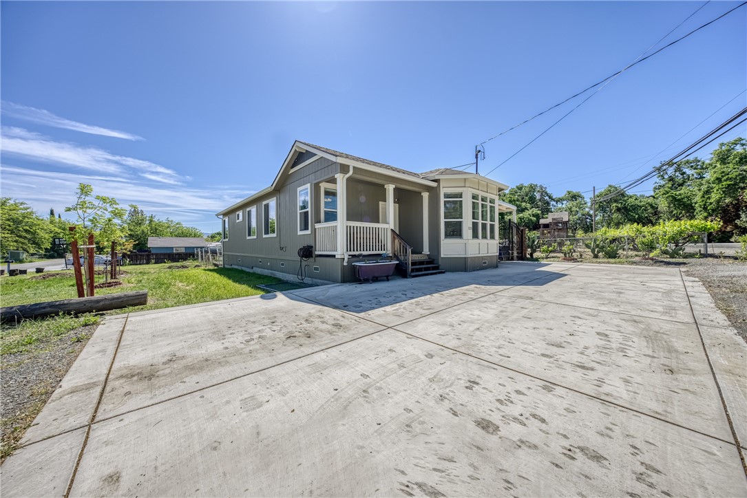 5220 Lakeshore Boulevard Property Photo 12