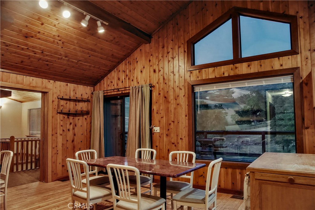 12020 Burris Lane Property Photo 4
