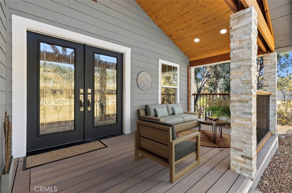 6741 Live Oak Drive Property Photo 1