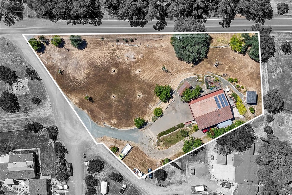 1524 Martin Street Property Photo 4