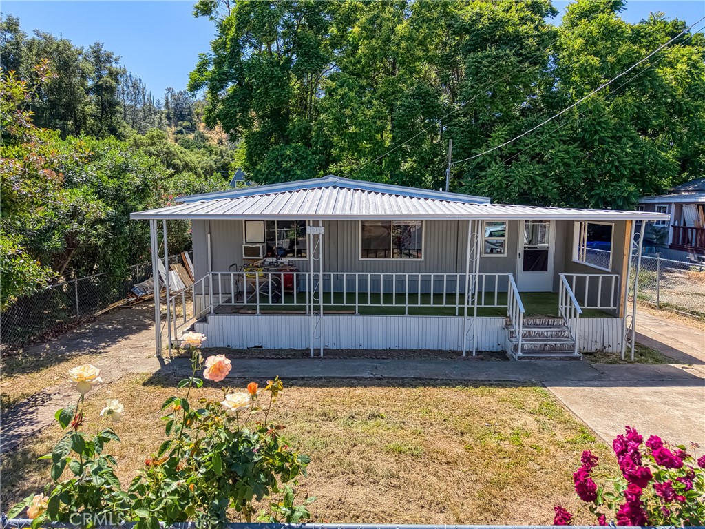 3265 14th Street Property Photo 2