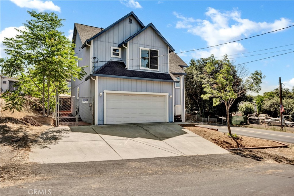 3196 12th Street Property Photo 1