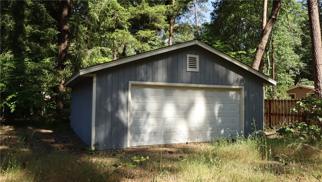 10466 Redwood Road Property Photo 12